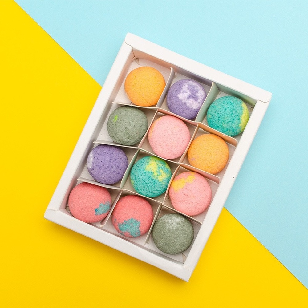 12Pcs 유기농 목욕 폭탄 선물 세트 천연 미니 수제 목욕 발 스파 폭탄 보습 피부 향기를위한 풍부한 에센셜 오일 - imaget 1