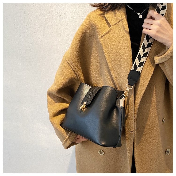 Tấn Yide Vintage Đơn Giản Nhỏ Da PU Túi Đeo Chéo Cho Nữ 2023 Nhà Thiết Kế Thời Trang Nữ Màu Đen Sang Trọng Túi Xách Đeo Vai - Ảnh 19
